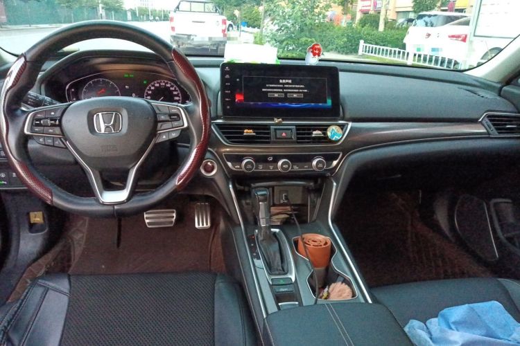 Used Honda Accord 2022 260TURBO Phantom Night · Prestige Edition Center Console