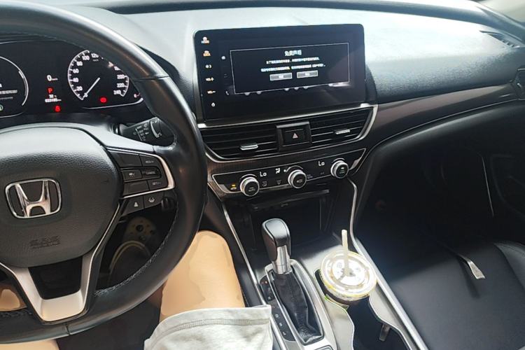 Used Honda Accord 2022 260TURBO Phantom Night · Prestige Edition Center Console