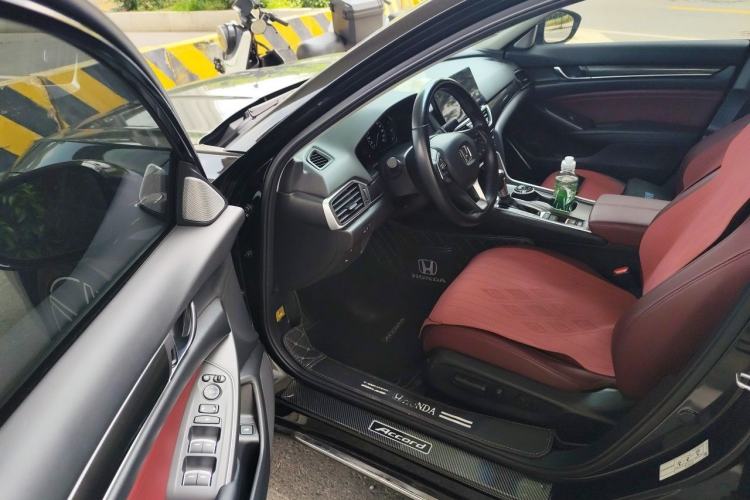 Used Honda Accord 2022 260TURBO Phantom Night · Prestige Edition Driver Seat