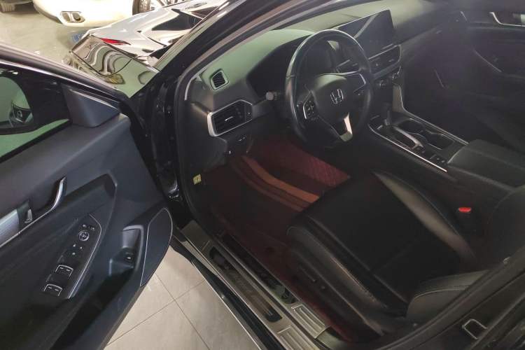 Used Honda Accord 2022 260TURBO Luxury Edition Driver Seat