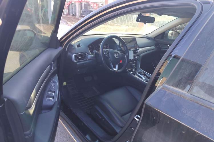 Used Honda Accord 2022 260TURBO Luxury Edition Driver Seat