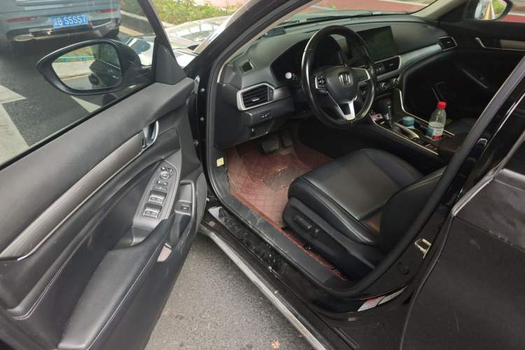 Used Honda Accord 2022 260TURBO Luxury Edition Driver Seat