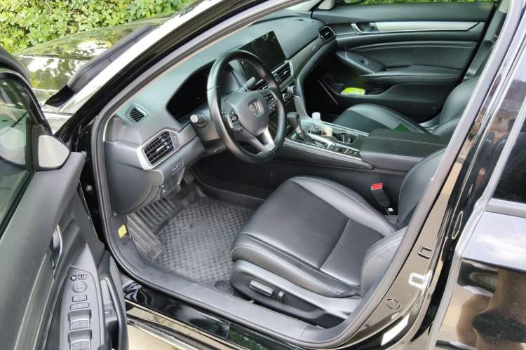 Used Honda Accord 2022 260TURBO Luxury Edition Driver Seat