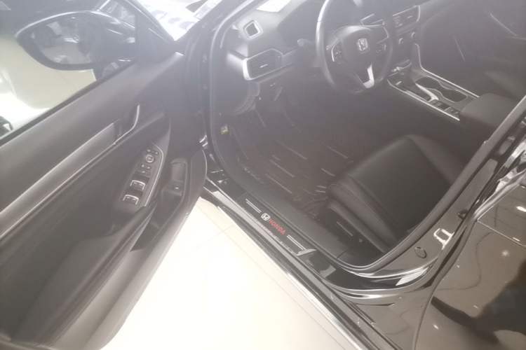 Used Honda Accord 2022 260TURBO Luxury Edition Driver Seat