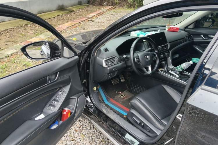 Used Honda Accord 2022 260TURBO Phantom Night · Prestige Edition Driver Seat