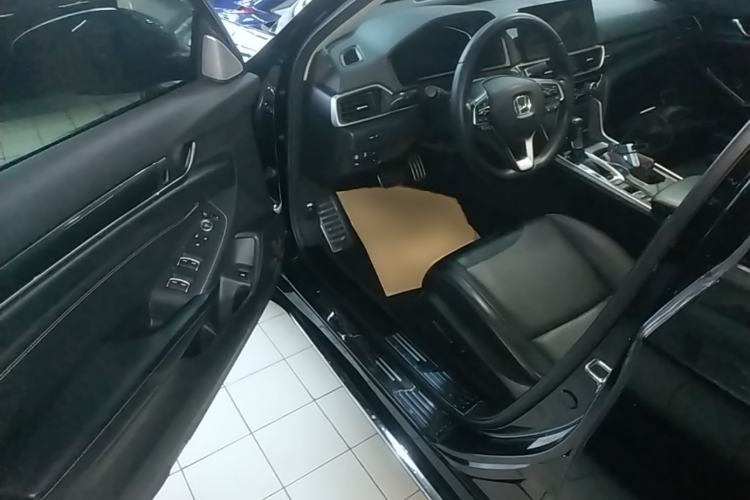 Used Honda Accord 2022 260TURBO Phantom Night · Prestige Edition Driver Seat