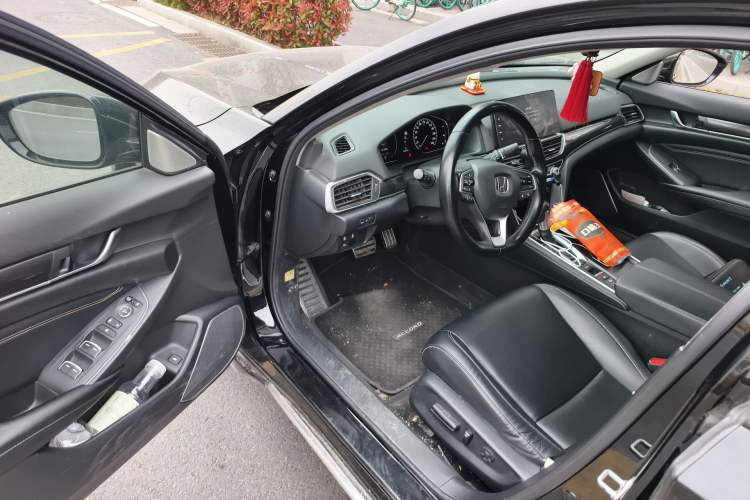 Used Honda Accord 2022 260TURBO Phantom Night · Prestige Edition Driver Seat