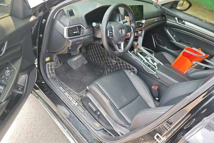Used Honda Accord 2022 260TURBO Luxury Edition Driver Seat