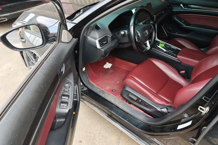 Used Honda Accord 2022 260TURBO Phantom Night · Prestige Edition Driver Seat