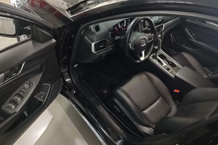 Used Honda Accord 2022 260TURBO Luxury Edition Driver Seat