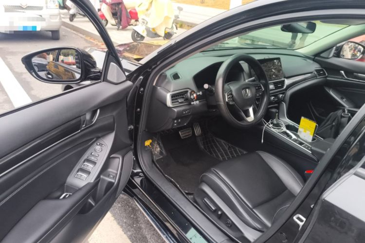 Used Honda Accord 2022 260TURBO Phantom Night · Prestige Edition Driver Seat