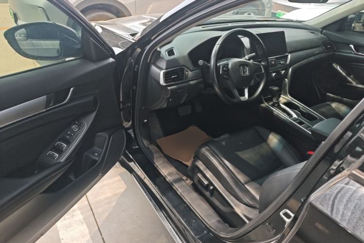 Used Honda Accord 2022 260TURBO Luxury Edition Driver Seat