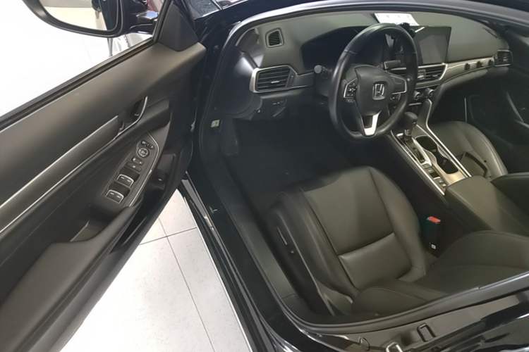 Used Honda Accord 2022 260TURBO Luxury Edition Driver Seat