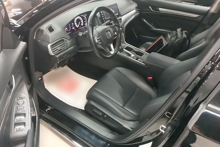 Used Honda Accord 2022 260TURBO Luxury Edition Driver Seat
