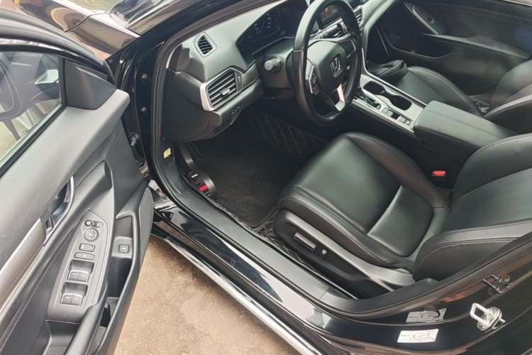 Used Honda Accord 2022 260TURBO Luxury Edition Driver Seat