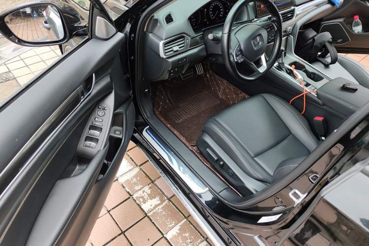 Used Honda Accord 2022 260TURBO Phantom Night · Prestige Edition Driver Seat