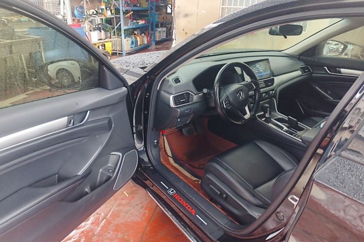 Used Honda Accord 2022 260TURBO Luxury Edition Driver Seat
