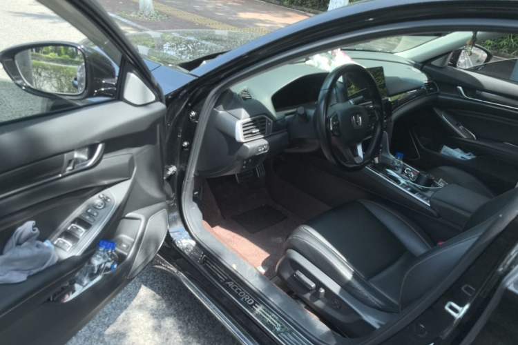 Used Honda Accord 2022 260TURBO Phantom Night · Prestige Edition Driver Seat