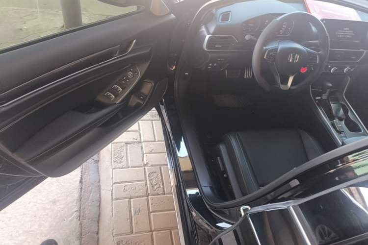 Used Honda Accord 2022 260TURBO Phantom Night · Prestige Edition Driver Seat