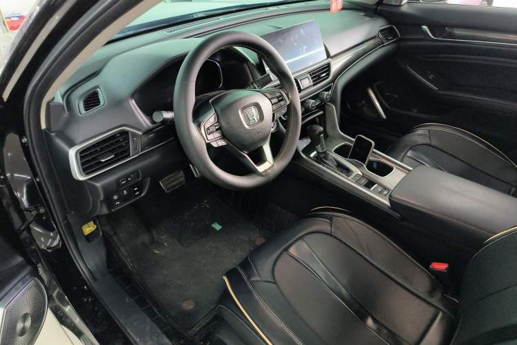 Used Honda Accord 2022 260TURBO Phantom Night · Prestige Edition Driver Seat