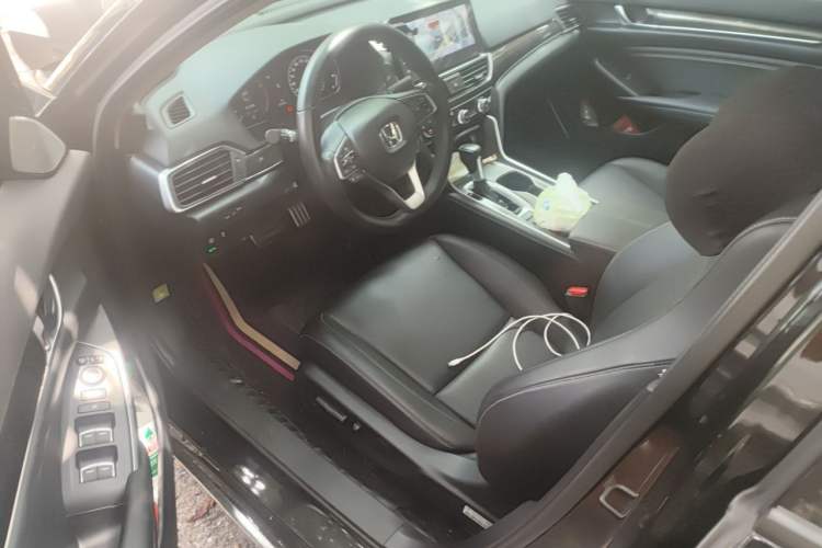 Used Honda Accord 2022 260TURBO Phantom Night · Prestige Edition Driver Seat