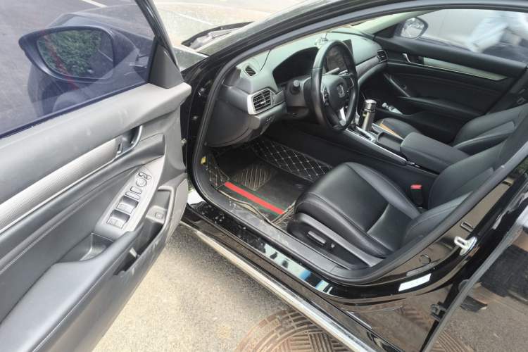 Used Honda Accord 2022 260TURBO Luxury Edition Driver Seat