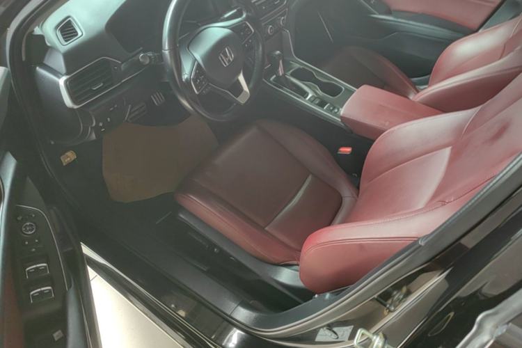 Used Honda Accord 2022 260TURBO Phantom Night · Prestige Edition Driver Seat