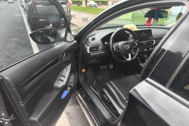 Used Honda Accord 2022 260TURBO Phantom Night · Prestige Edition Driver Seat