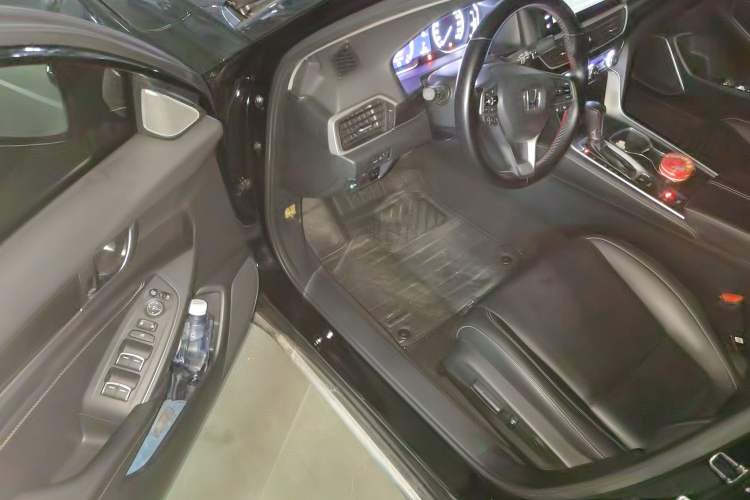 Used Honda Accord 2022 260TURBO Phantom Night · Prestige Edition Driver Seat