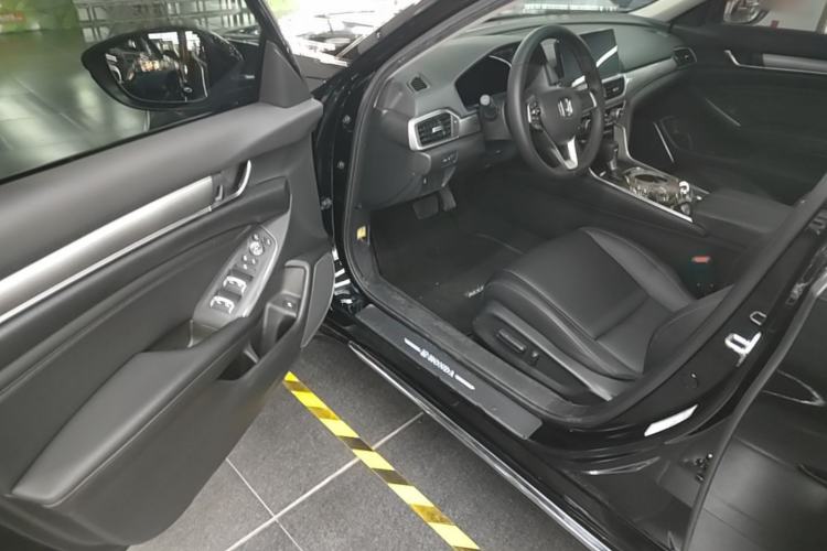 Used Honda Accord 2022 260TURBO Luxury Edition Driver Seat
