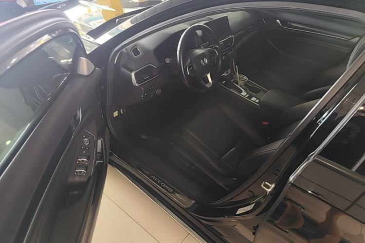 Used Honda Accord 2022 260TURBO Phantom Night · Prestige Edition Driver Seat