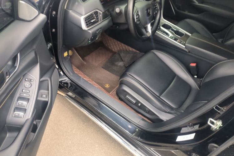Used Honda Accord 2022 260TURBO Phantom Night · Prestige Edition Driver Seat