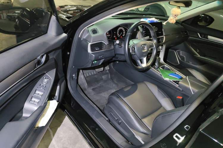 Used Honda Accord 2022 260TURBO Luxury Edition Driver Seat