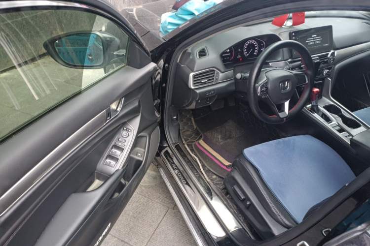 Used Honda Accord 2022 260TURBO Luxury Edition Driver Seat