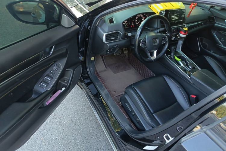 Used Honda Accord 2022 260TURBO Phantom Night · Prestige Edition Driver Seat