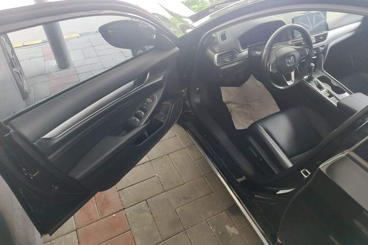 Used Honda Accord 2022 260TURBO Luxury Edition Driver Seat