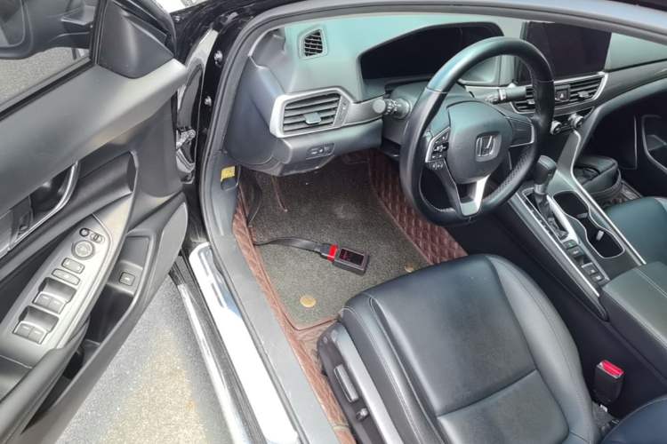 Used Honda Accord 2022 260TURBO Luxury Edition Driver Seat