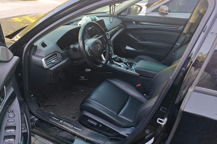 Used Honda Accord 2022 260TURBO Phantom Night · Prestige Edition Driver Seat