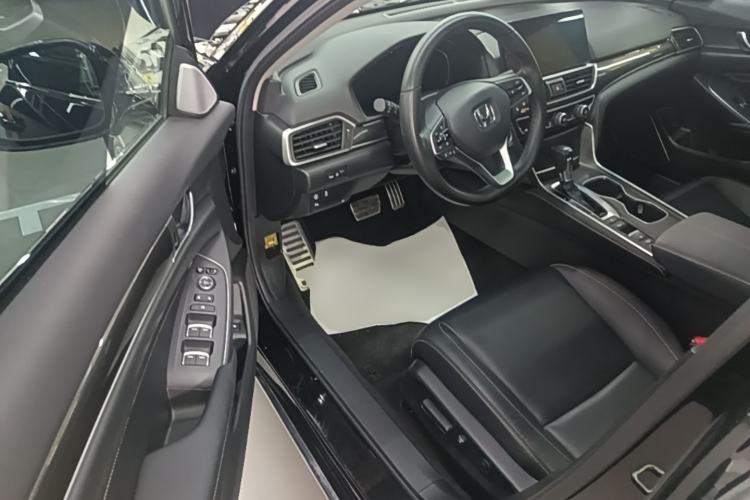 Used Honda Accord 2022 260TURBO Phantom Night · Prestige Edition Driver Seat