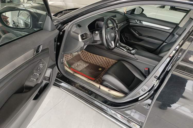 Used Honda Accord 2022 260TURBO Luxury Edition Driver Seat