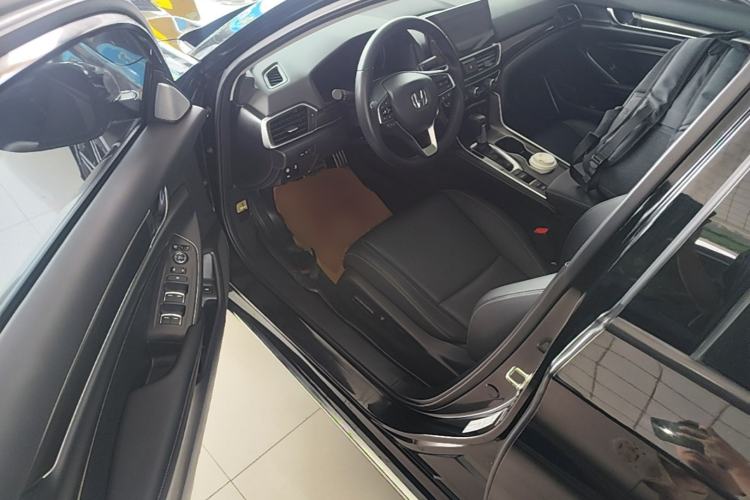 Used Honda Accord 2022 260TURBO Phantom Night · Prestige Edition Driver Seat