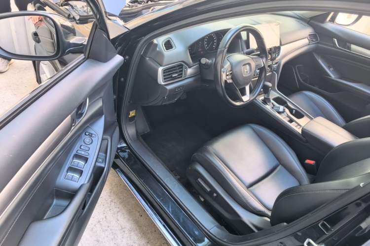 Used Honda Accord 2022 260TURBO Luxury Edition Driver Seat