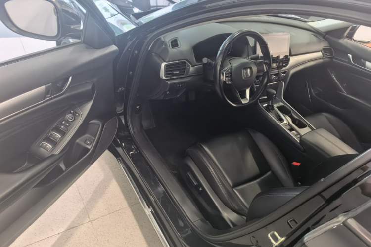 Used Honda Accord 2022 260TURBO Luxury Edition Driver Seat