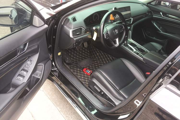 Used Honda Accord 2022 260TURBO Phantom Night · Prestige Edition Driver Seat