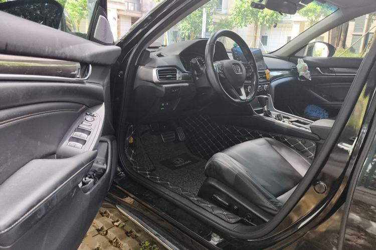 Used Honda Accord 2022 260TURBO Phantom Night · Prestige Edition Driver Seat