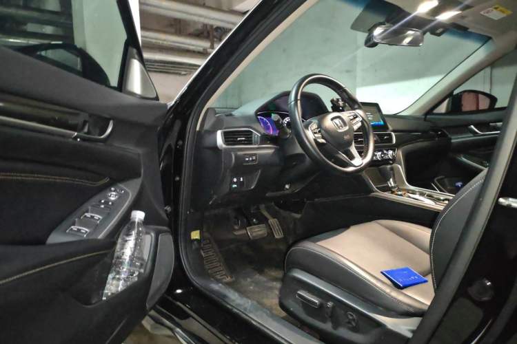 Used Honda Accord 2022 260TURBO Phantom Night · Prestige Edition Driver Seat