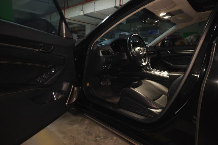 Used Honda Accord 2022 260TURBO Phantom Night · Prestige Edition Driver Seat
