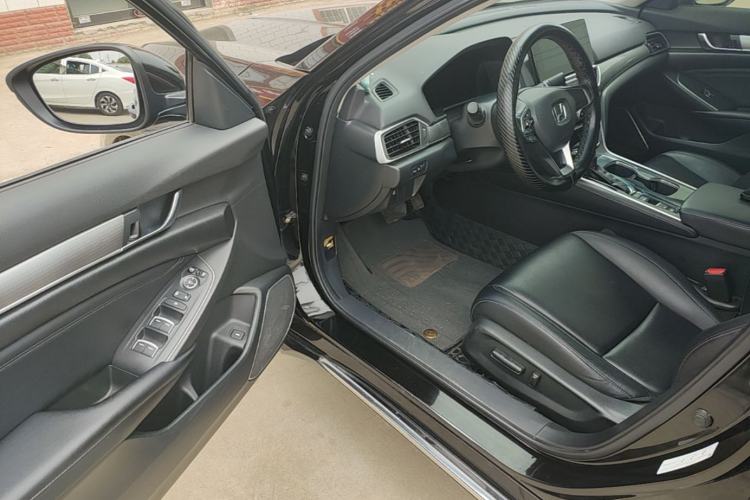 Used Honda Accord 2022 260TURBO Luxury Edition Driver Seat