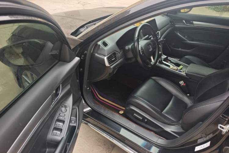 Used Honda Accord 2022 260TURBO Luxury Edition Driver Seat
