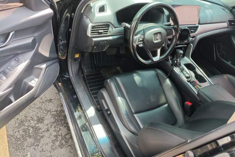 Used Honda Accord 2022 260TURBO Luxury Edition Driver Seat